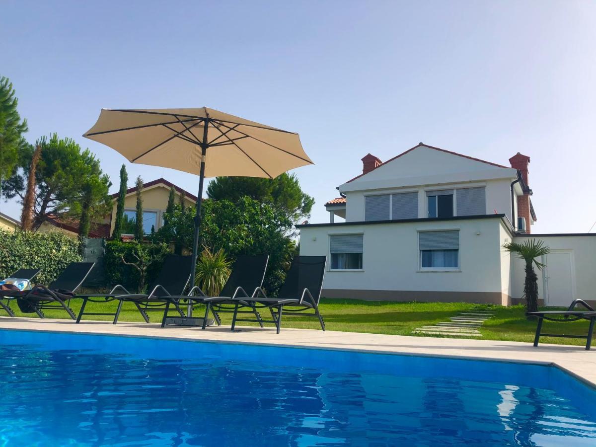 Apartmaji Melipu 1 イゾラ エクステリア 写真